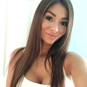 Meet your Posher, Véronique